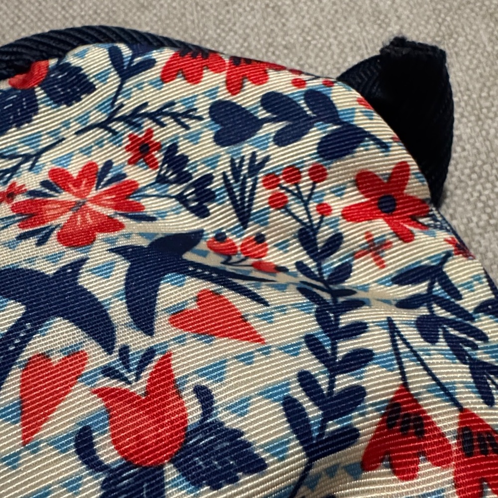 Like New Primrose Hill MakeUp Bag-Red/Navy/Cream Print-ZipTop - Picture 3 of 11